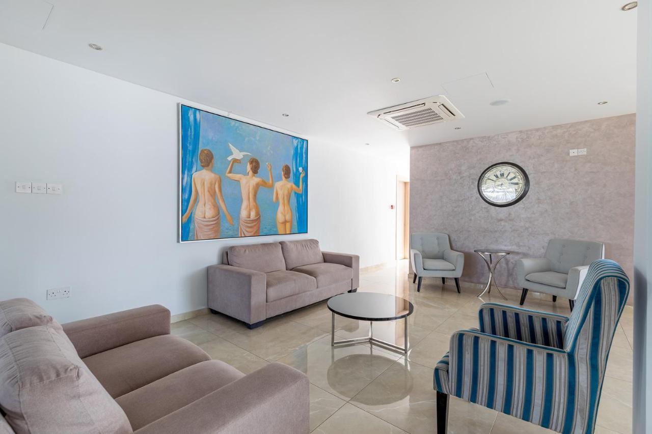 Bellini Aparthotel 3*